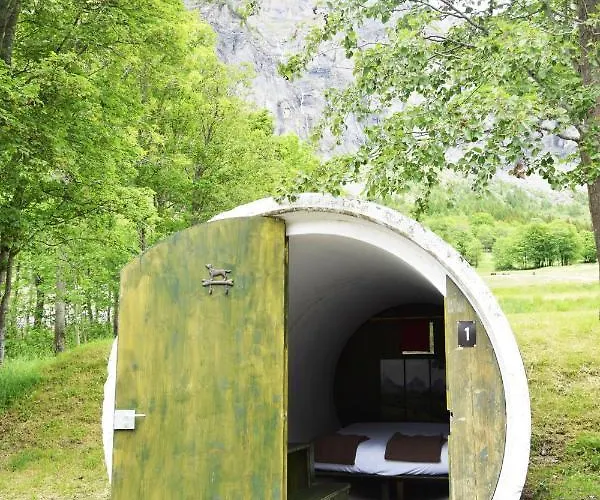 Parque de Campismo Mit Restaurant & Sportarena *