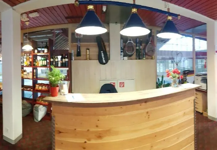 Mit Restaurant & Sportarena Parque de Campismo *