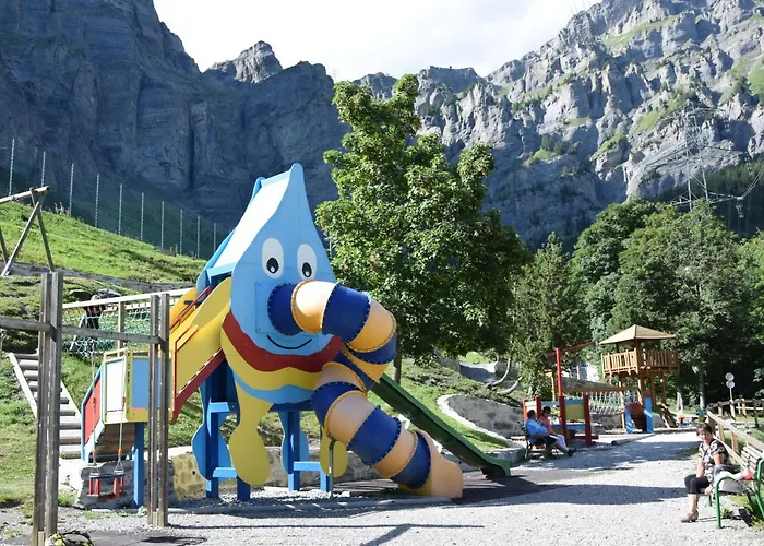 Mit Restaurant & Sportarena Parque de Campismo *