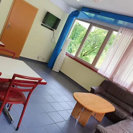 캠프장 Mit Restaurant & Sportarena 로이커바드