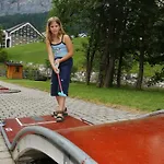Mit Restaurant & Sportarena Campeggio